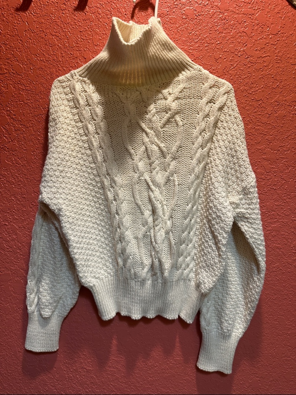 Cream Cable-Knit Turtleneck Sweater - Women